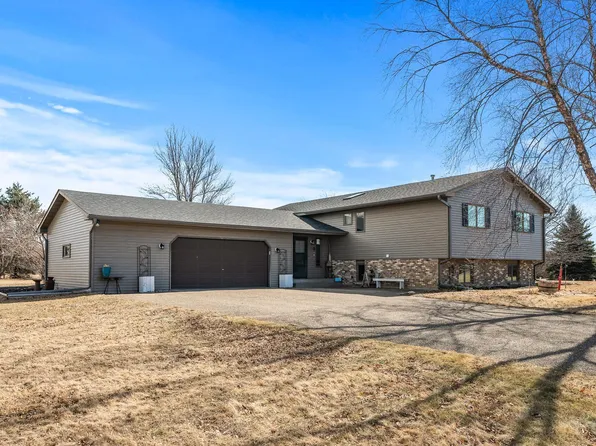 851 Zane Grey Cir, Hudson, WI 54016
