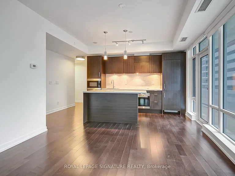 21 Widmer St #1111 — Photo 6