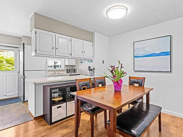 37 Densmore Dr — Photo 27