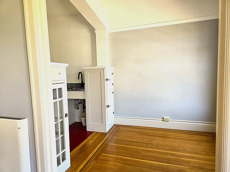 1401 Grove St #6 — Photo 7