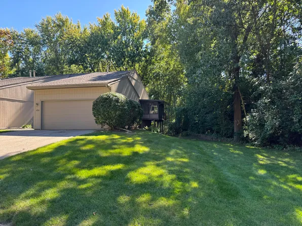 4799 Rockvalley Dr NE, Grand Rapids, MI 49525