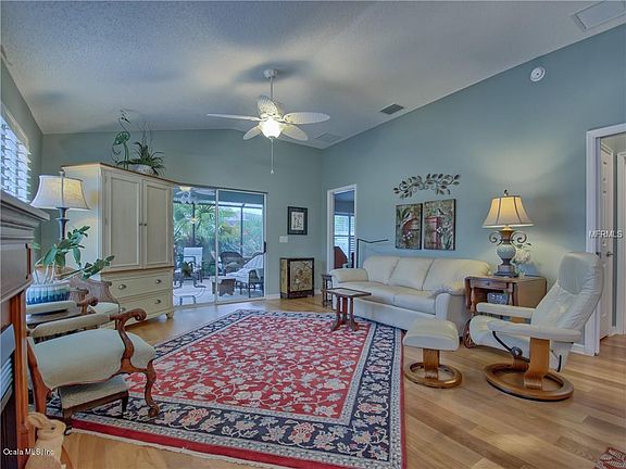 5th image of 2433 Saffron Ln