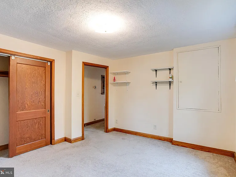 905 Regester Ave — Photo 20