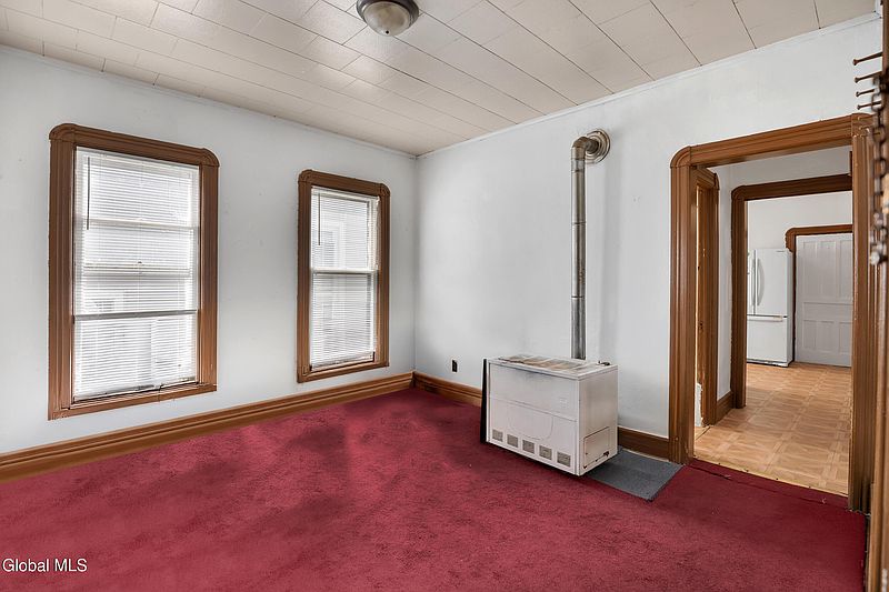 5th image of 312 Duane Avenue