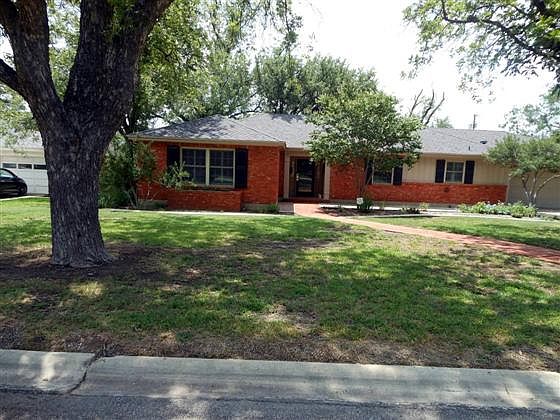 1st image of 2605 Douglas Dr