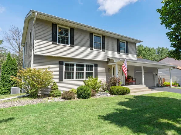 4466 Victoria St N, Shoreview, MN 55126