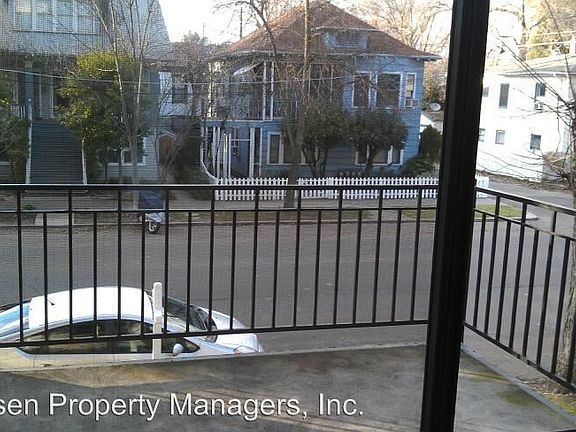 2nd image of 719 27th St APT 05