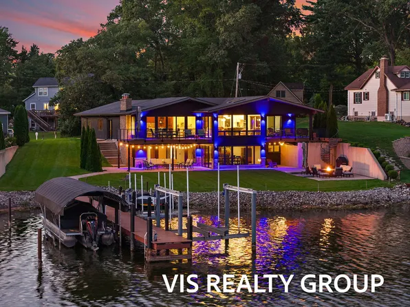 390 Lake St, Fruitport, MI 49415