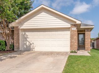8833 Quarry Ridge Trl, Fort Worth, TX 76244