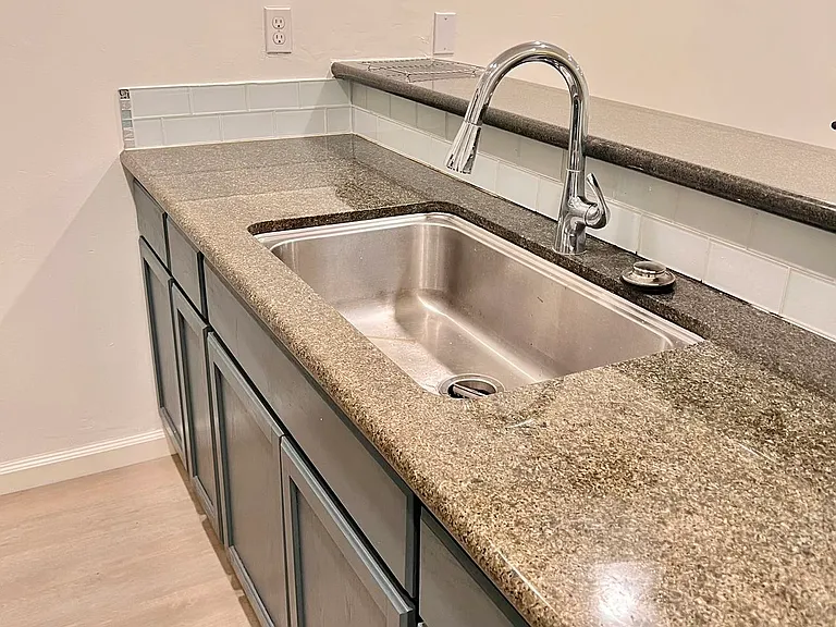 1551 Southgate Ave — Photo 6