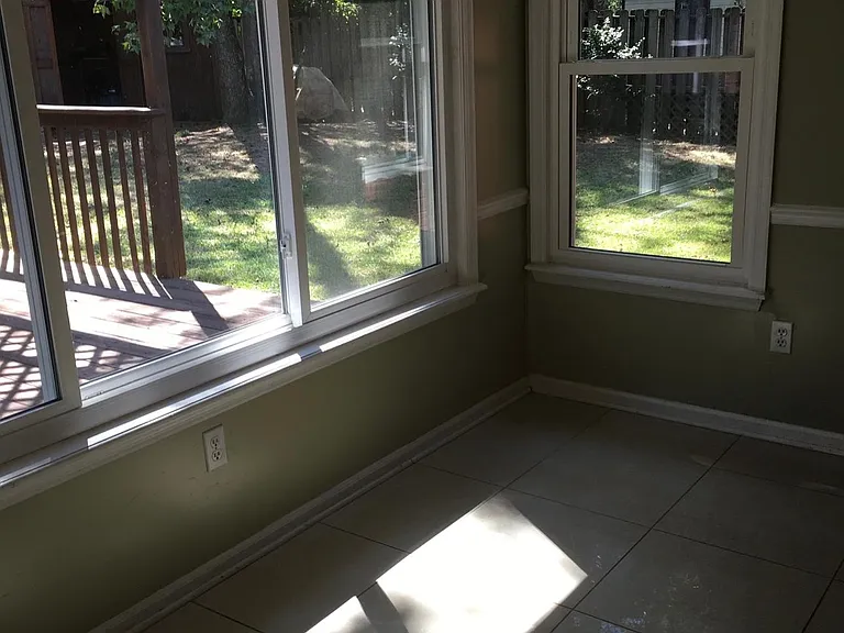 670 Tara Ln — Photo 22