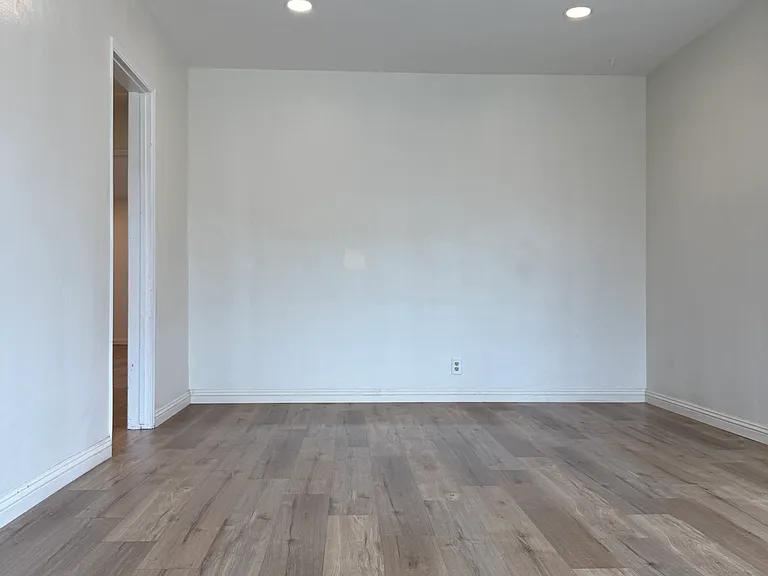 2333 Woods Ave — Photo 2