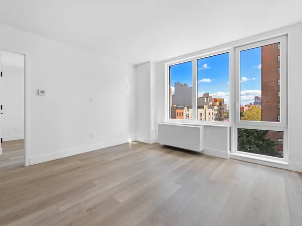 1650 Madison Avenue image 1 of 10