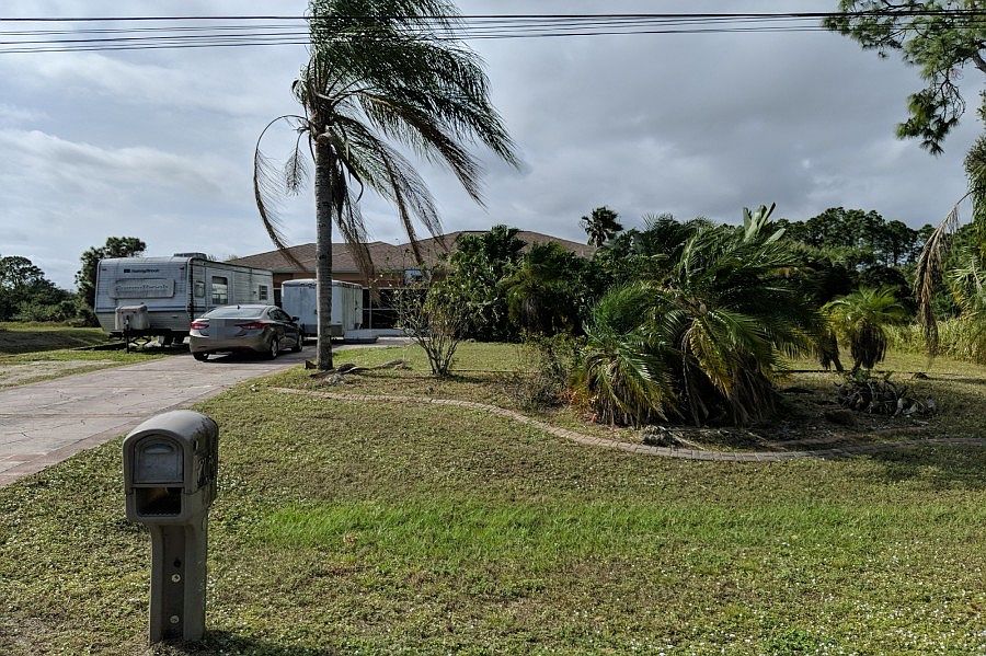 1st image of 2122 Wenona Dr
