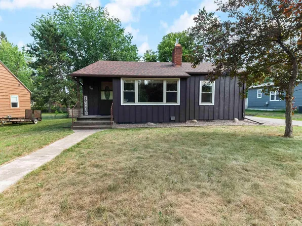 128 8th St, Moose Lake, MN 55767
