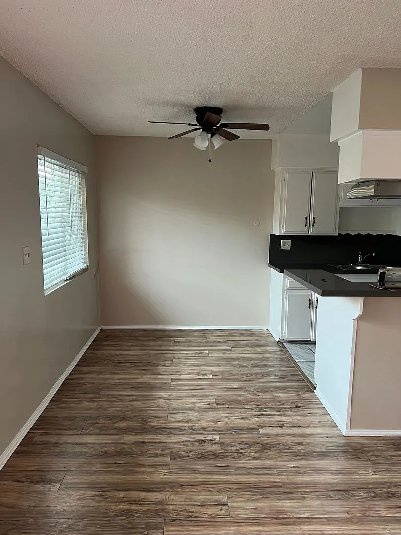 McClintock Apartments — Photo 3