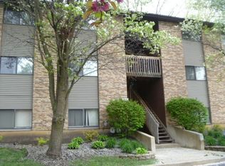 2358 South St APT F, Elgin, IL