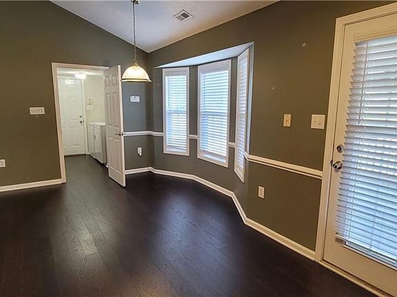 3rd image of 3139 Walesby Dr