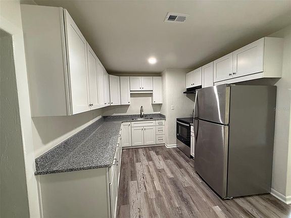 5th image of 2100 SE 50TH STREET