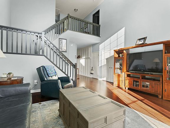3rd image of 2480 Aristocracy Cir
