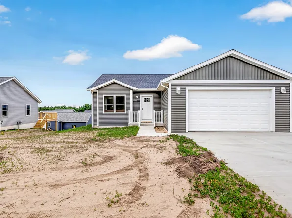 297 Aspen Hill Dr, Shelby, MI 49455
