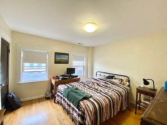 4th image of 34 Bentley St