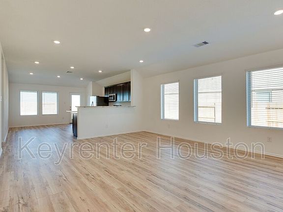 4th image of 7507 Greenbriar Canyon Ln