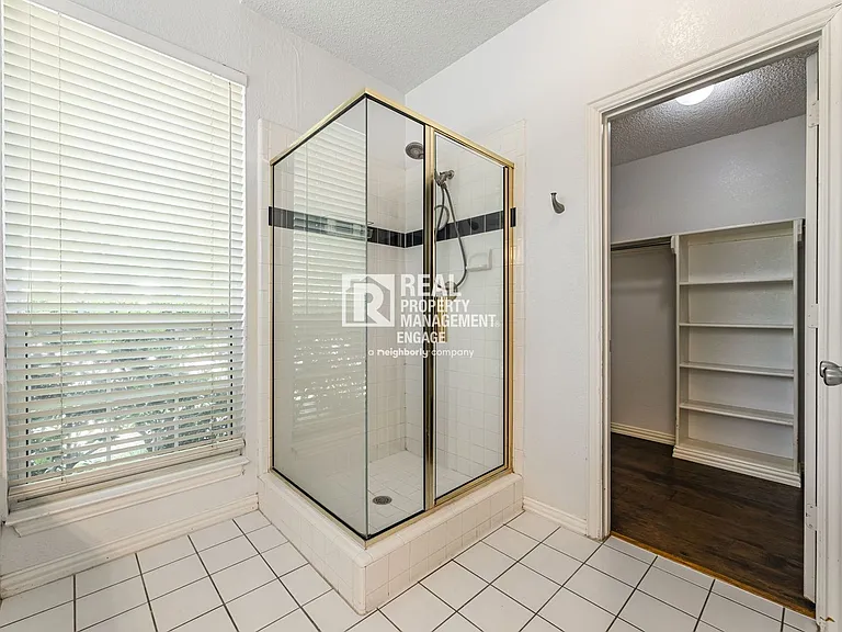8817 Pocono Dr — Photo 32