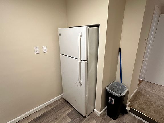 4th image of 25 1/2 River St #B