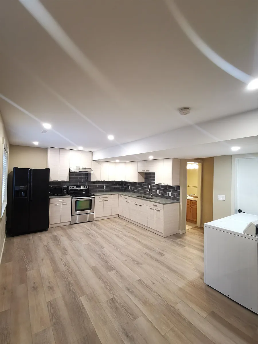 Building Photo - 103XX 164a St #BASEMENT