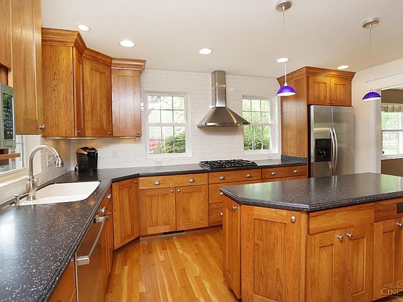 4th image of 8549 Sturbridge Dr
