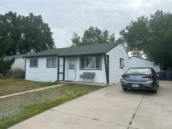 423 Hynds Ave, Cheyenne, WY 82007