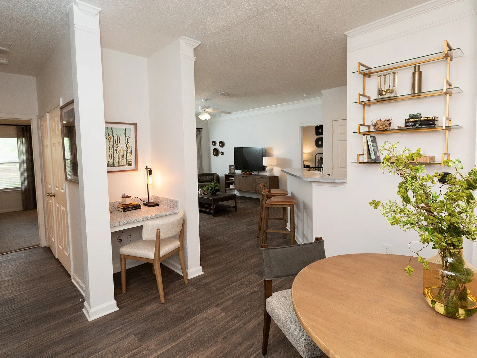 Lakeside Villas — Photo 2