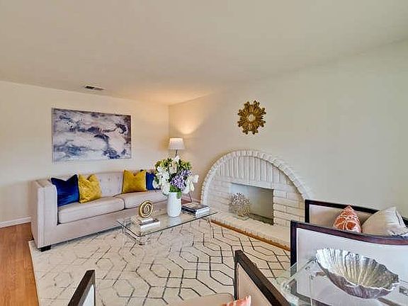 3rd image of 1664 Locksley Park Dr