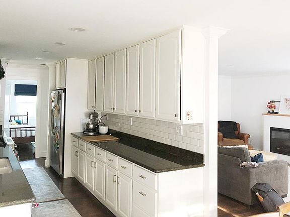 3rd image of 2140 Oakwood Dr
