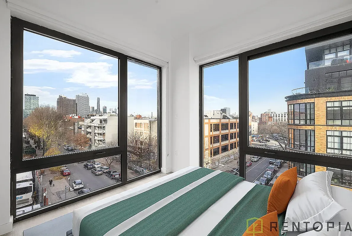527 Grand Avenue — Photo 3
