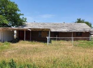 1010 W 12th St, Quanah, TX 79252