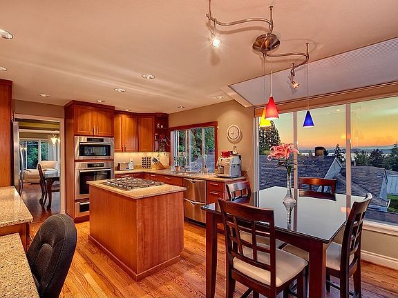 5th image of 442 7th Ave S
