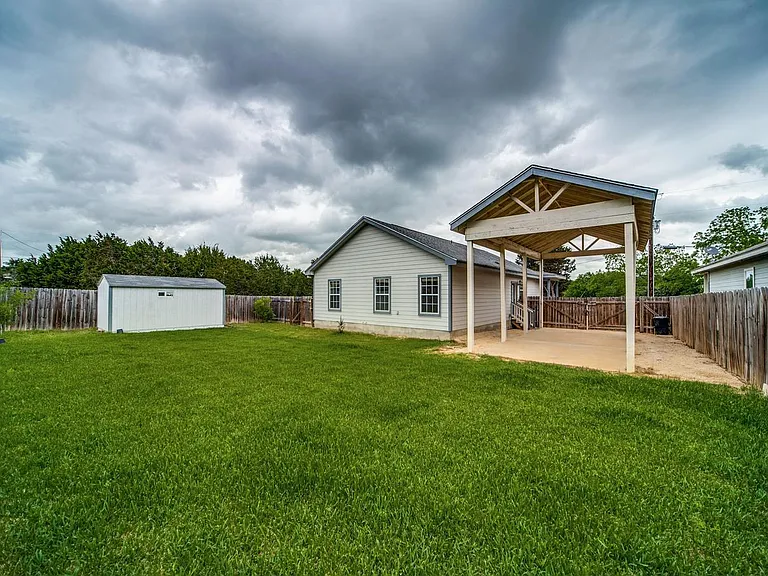 1639 Green Hill Dr — Photo 13