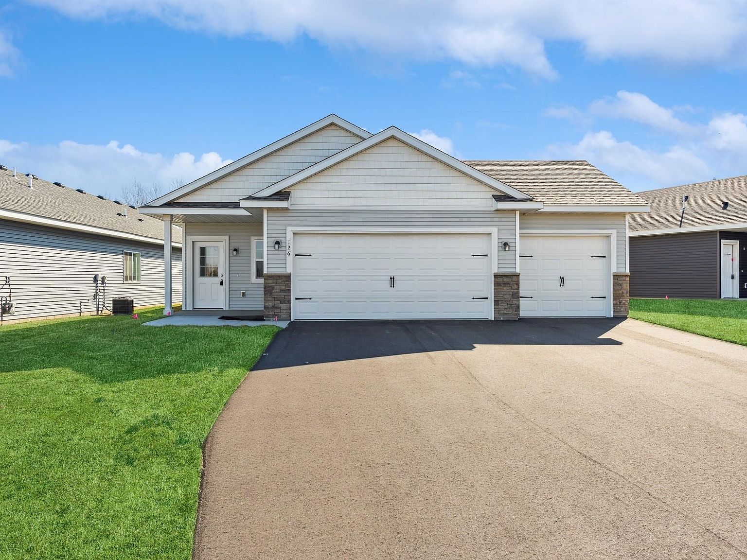 126 9th Ave NE, Isanti, MN 55040 Zillow