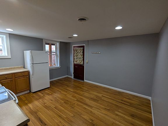 3rd image of 137 Remsen St #2R