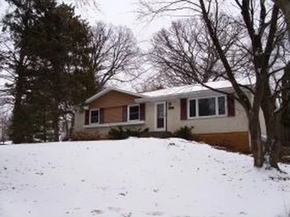 2856 2nd St N, North Saint Paul, MN 55109