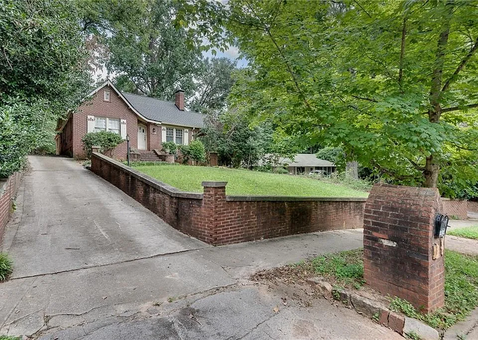 1424 Emory Rd