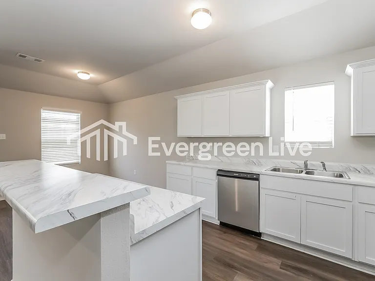 5421 Yukon Dr — Photo 7