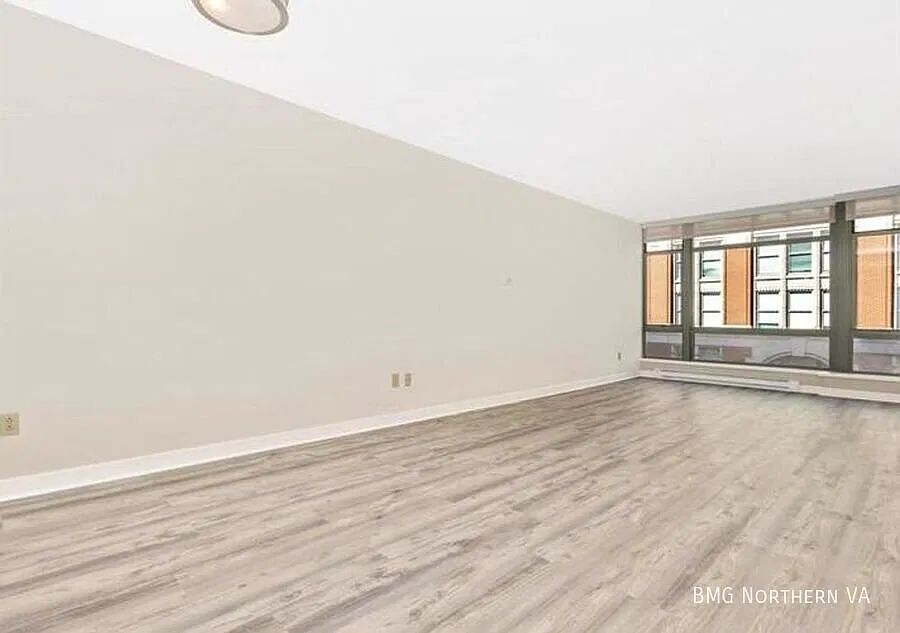 Modern 2 Bed 2 Bath Condo In A Great Location In Central/Downtown DC-Includes One Parking Space — Photo 4