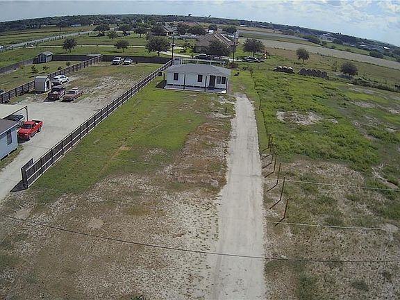 3rd image of 2902 San Nicolas St