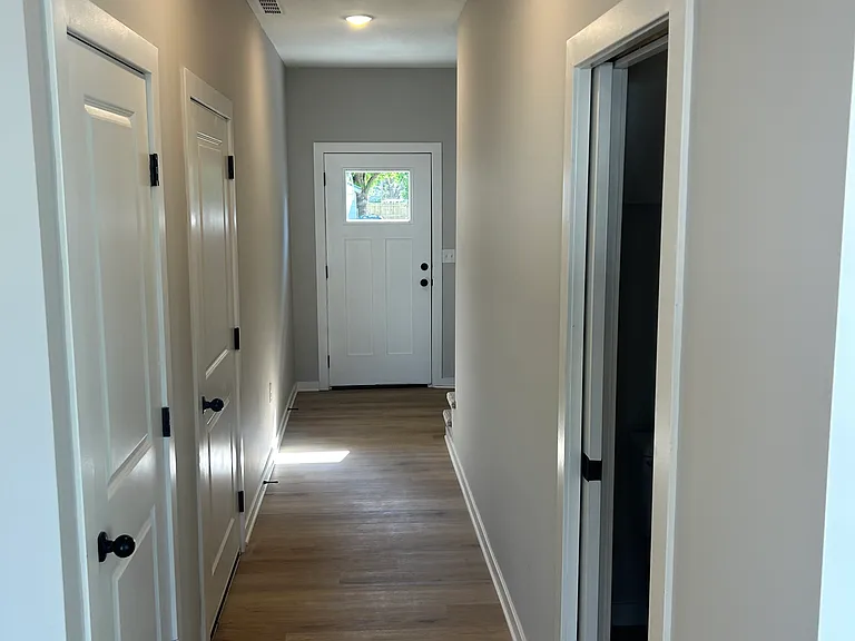 349 S Georgie Ave — Photo 2