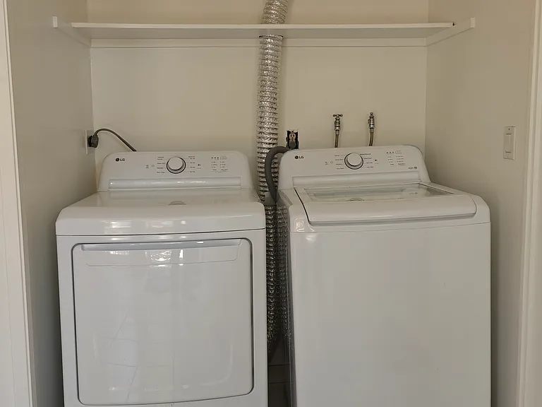 2022 Liberia Cir — Photo 15