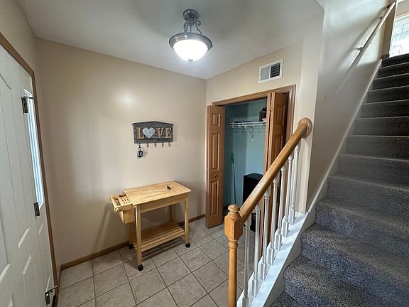 2nd image of 846 Quadrilla St #846