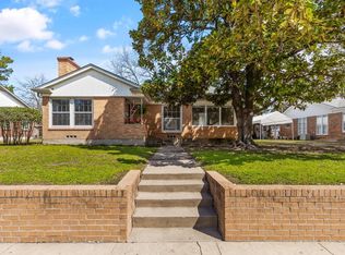 3225 Browning Ct W, Fort Worth, TX 76111